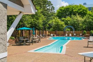 Two Condos on Music Row that Sleeps 14 with POOL and Parking - Nashville - 7