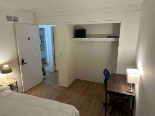 Spacious peaceful rm in home No Car No problem - 1