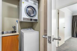 QV Stays Luxe Waterfront Haven - 1