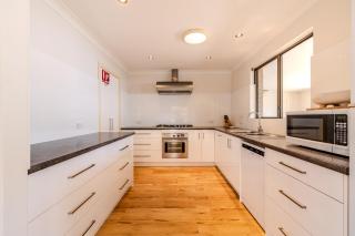 Morning Light Beach House - by the BnB Collection - Albany - 8