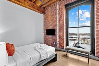 Stunning 5 Star Stay! Guest Favorite with River View - Saint Louis - 6