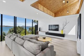 Stylish Home with Outdoor Area & Spectacular Views - Penna - 0