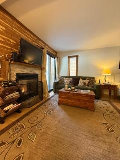 Alpine Alcove: Tahoe Tranquility Near Kings Beach - 3