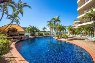 Luxurious 3-Bed Penthouse with Stunning Views - Tweed Heads - 5