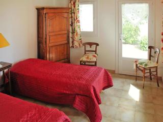 Holiday home in Revest with garden - Revest-du-Bion - 6