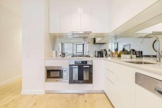 Incredible city views from this 1-Bedroom Apartment in vibrant Southbank - 8