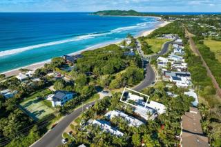Noire at the Beach - steps from Belongil Beach - Byron Bay - 0