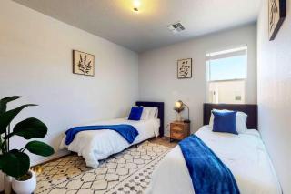 Modern Home 3BR Next to Airport, Netflix, Casino - Albuquerque - 1