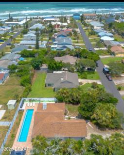 Walk to waves Beautiful 3-Bedroom with pool steps from beach - 3