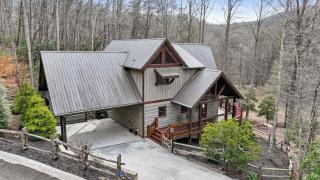 Cherry Log Cabin Hot Tub Game Room Stunning Views - 1