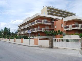 Studio cabine 4 pers, proche plage avec parking et climatisation - FR-1-803-81 - Le Lavandou - 0