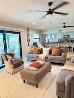 Lakefront and Pool House 4Rooms 2 Baths Great Location - Tampa - 7