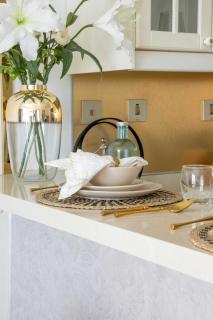 Frank Porter - Botanica Tower - 2