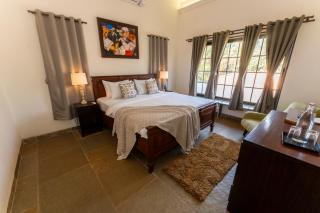 ELIVAAS Casa Mocha - Exquisite 5BHK Retreat with Pvt Pool & Verandah - Sātirje - 8