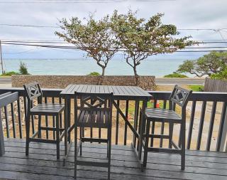 Gorgeous Beachfront Home - 30 Day Minimum - Hauula - 7