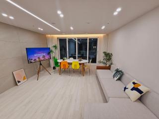 부천 가족 모임 친구 휴가 넓은 쓰리룸 청결 쾌적한 프리미엄 아파트 주차편리 하우스 - - 0