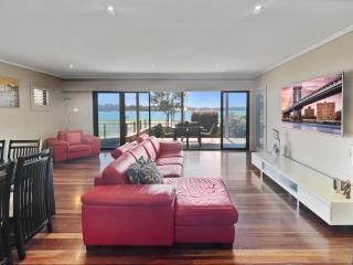 Premium Views from Spacious Beachside Home - Batemans Bay - 8