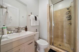 3BED 3BA Private Theater Room in Downtown HTX - 6