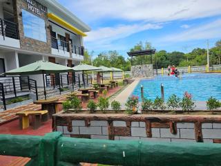 Summerville Hotel and Resort - Palayan City - 0