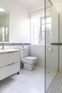 Kalk Bay Coastal Stay Steps from Tidal Pool & Deli - St James - 6