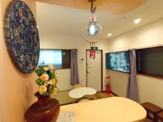 Asakusa Temple Detached BuildingZhujia Inn 2-8 people3 min walk to Asakusa Temple Skytree Ueno within walking distanceDirect access to Ginza, Shibuya, Shinjuku by subway - 7