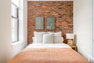 Modern and Charming 3BR 1BA Steps from Central Park - 2