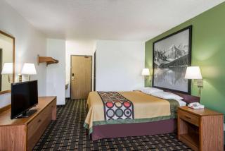 Super 8 by Wyndham Coshocton Roscoe Village - 3