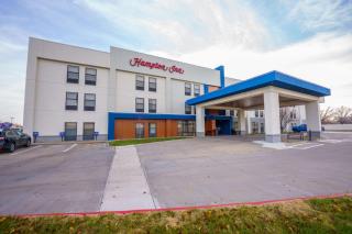 Hampton Inn Hutchinson - 9