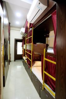 Neon Nest Dormitory Suits Asalpha Metro - Mumbai - 5