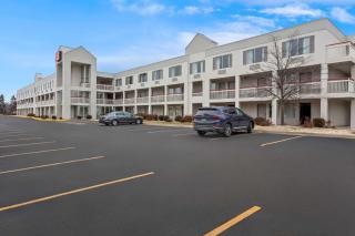 Econo Lodge Willowbrook - 8