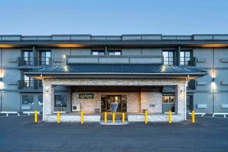 Quality Inn & Suites - 8