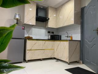 2 Bedroom Serviced Apartment Phase 7 Near Food Street By Prestige Management - Rawalpindi - 5