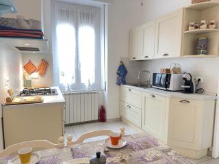 1 Min Walk from the Sea, with 2 Bed and 2 Bath - 7