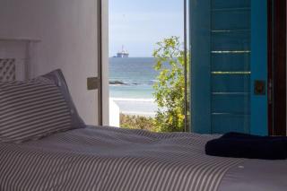 Paradys Oceanfront Submarine-Style Holiday Home in Langebaan - 3
