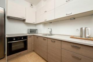 Stylowy Apartament z Klimatyzacją i Parkingiem Wrocław by Noclegi Renters - 8