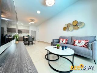 Salak Selatan Pool View with Wifi & Netflix 4PAX - 1