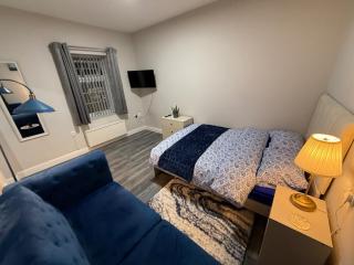 Coastal Comfort City Centre Condo - Birmingham - 7
