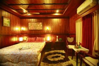 Whispering Waters Houseboat - Alleppey - 3