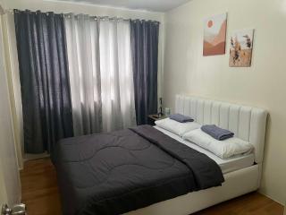 Vin's Cloud9 Queen Bed Netflix SMX-Davao Airport-Samal Ferry - 0