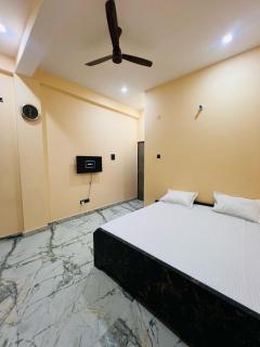 Shivaas Gaagar P Guest House - Varanasi - 0