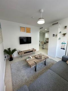 Modern 1BR Walk to Beach, Casino & Puerto Banús - Marbella - 2