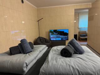 Vila Majda Elegant Apartments with Prime Location and Parking - 2