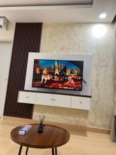 Julia HavenStay, Sepang KLIA - 1