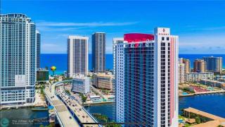 Miami Apt with Gym Beach Service Pool on the water 2607 - 0
