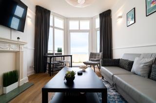 Pass the Keys Stunning Sea Front Retreat With Patio Margate - 3