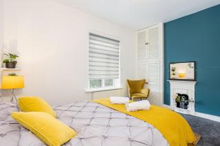 3 Bedrooms & 2 Showers - Home From Home - Newcastle under Lyme - 8