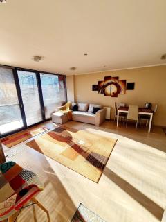 Cozy open space home near Old city center of Timisoara with private parking space - Timişoara - 4