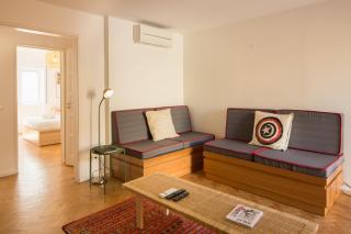 Stylish Home With Private Patio by LovelyStay - Lissabon - 4