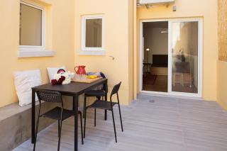 Stylish Home With Private Patio by LovelyStay - Lissabon - 3