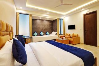 Hotel Golden Era-Near Shopprix Mall - Noida - 8